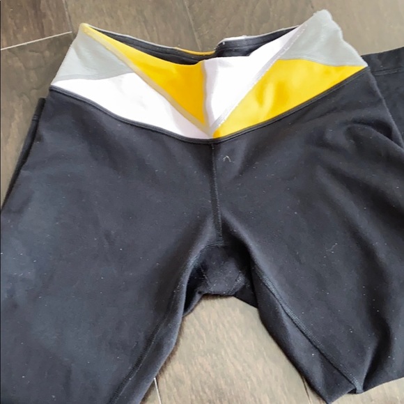 Lululemon Crop Legginings - Picture 4 of 6